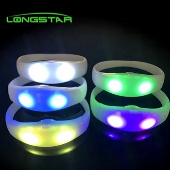 New Delivery for Led Armbands For Running - Bar Wedding Concert Wireless Remote Control Covering Area 800-1000M LED Remote Control Bracelet New LED Atmosphere Bracelet – Longstar detail pictures