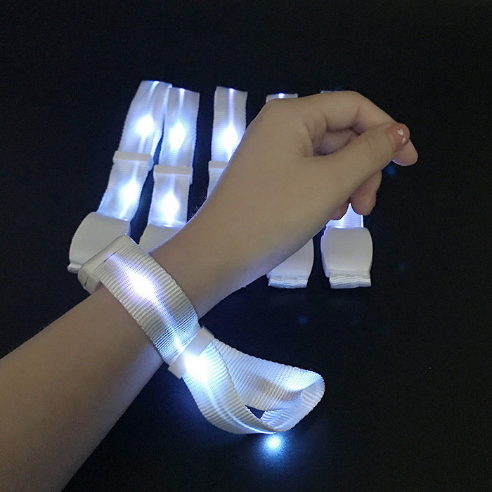 Top Suppliers Boys Party Bracelet Led - New L145mmW20mm size adjustable support logo custom wedding bar concert atmosphere bracelet led xyloband – Longstar detail pictures