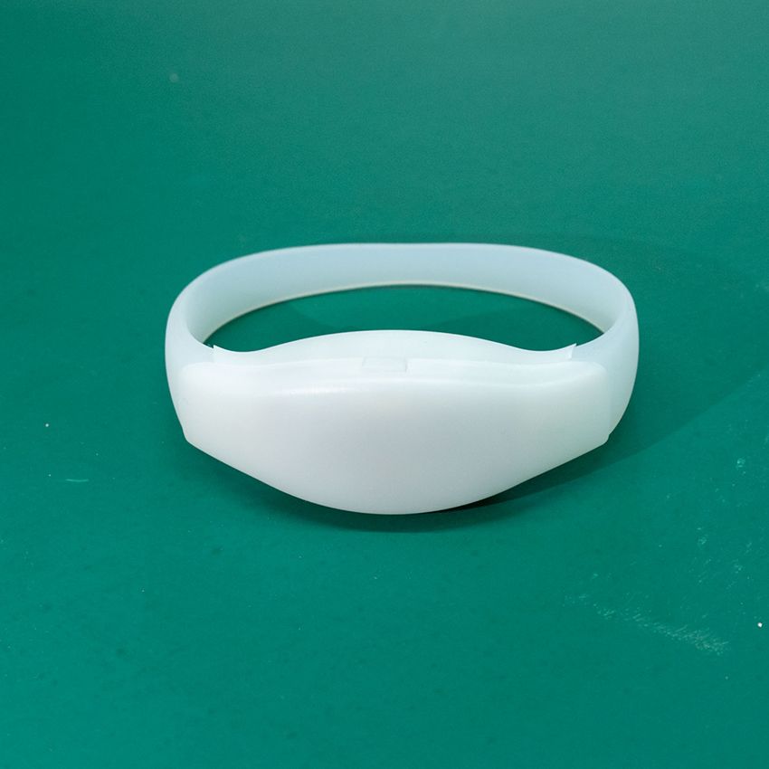 Fixed Competitive Price Led Sound Bracelet Wristband - New built-in four lights led super bright remote control custom bracelet – Longstar detail pictures