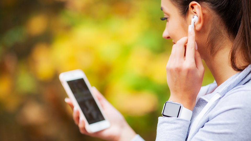 What’s the Difference Between Bluetooth 5.0, 5.1, 5.2, and 5.3 — and Which One Should You Choose?